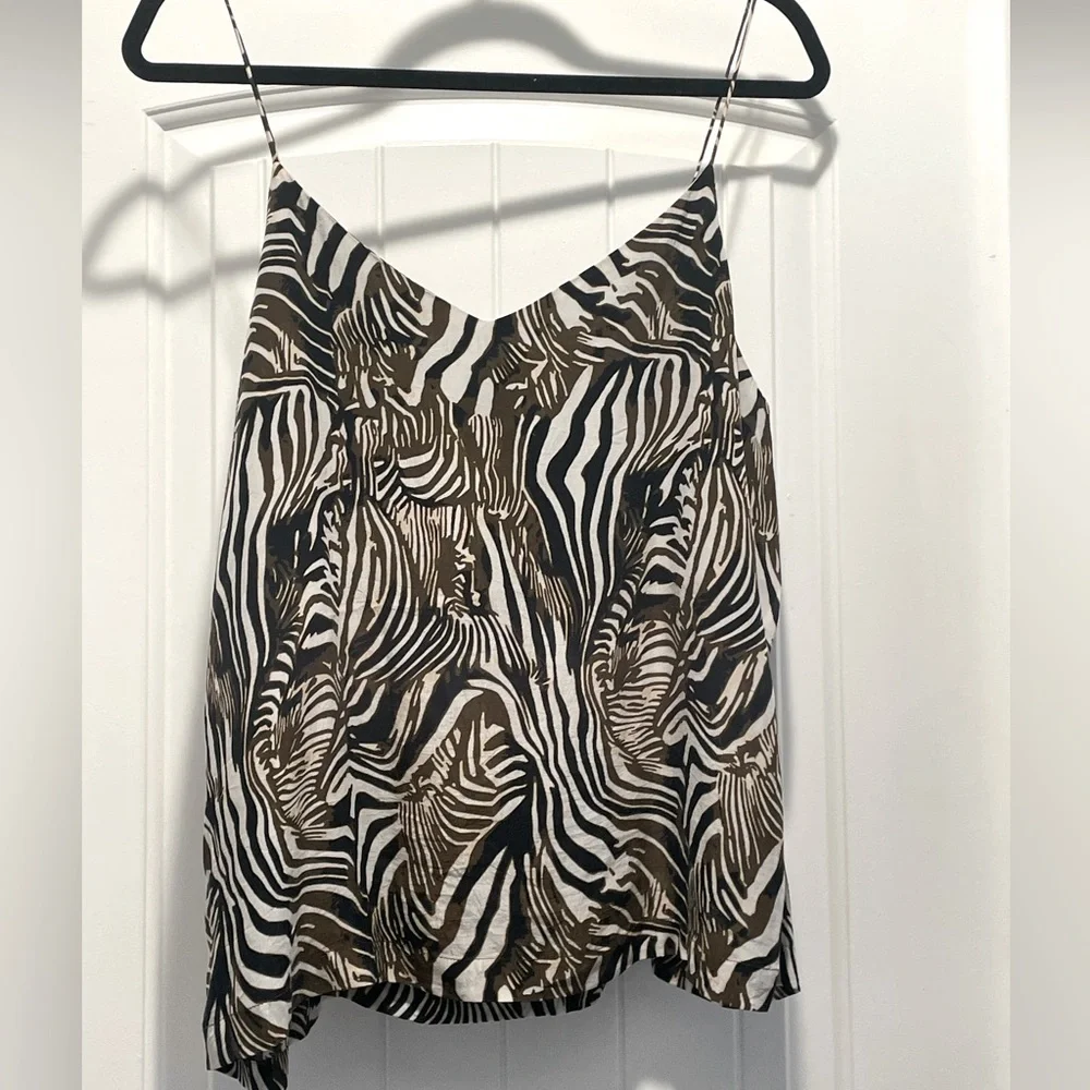 Blouse/ Tank - Picture 2 of 3